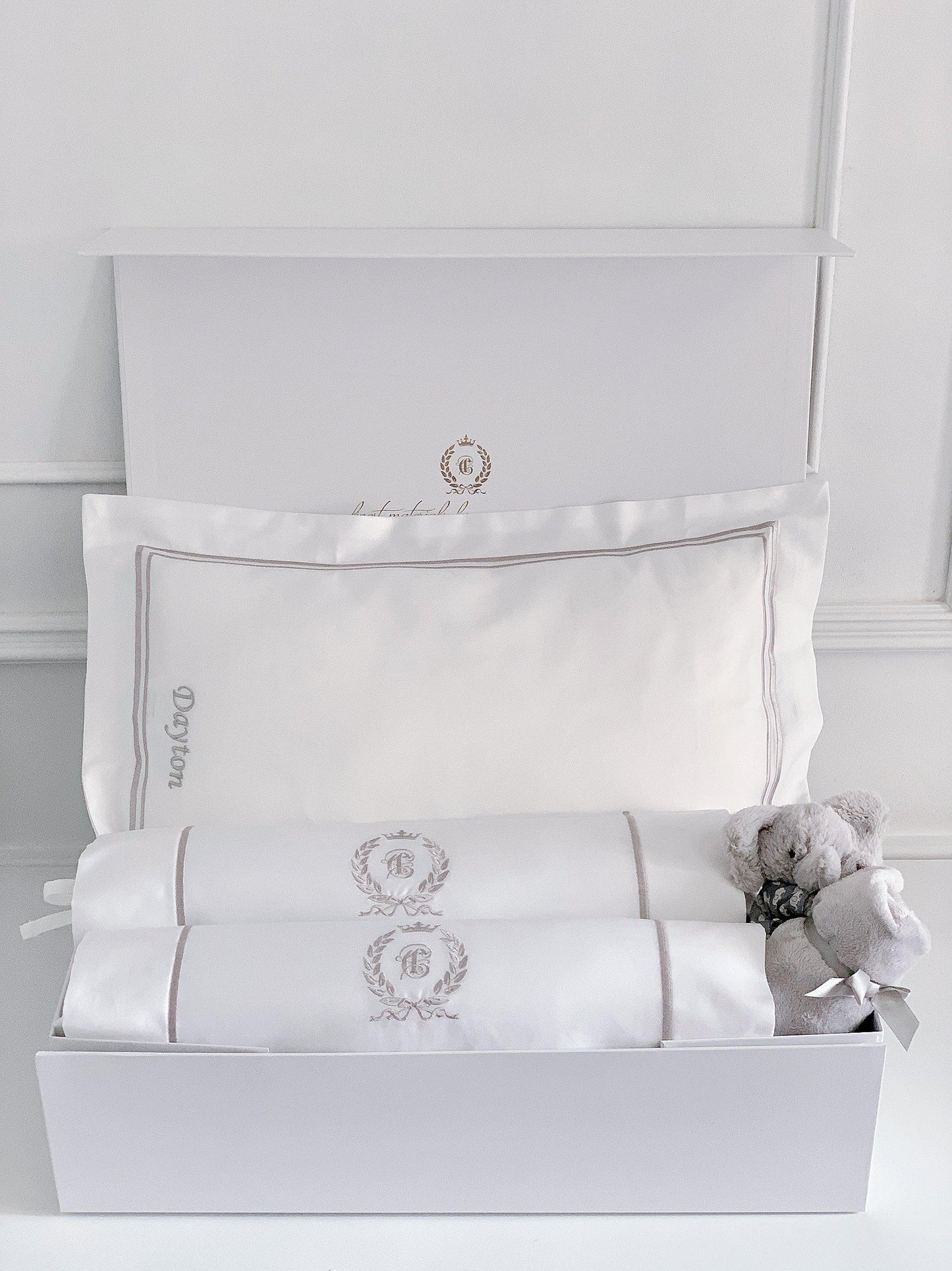 Bonne Nuit Newborn Gift Set - Platinum White - Count & Countess