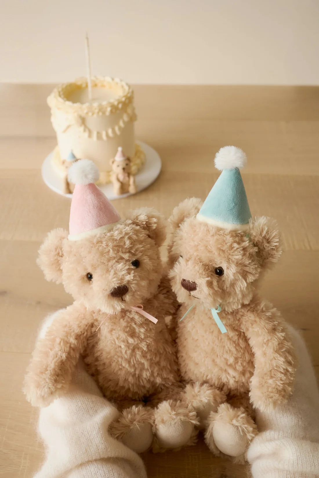 Snuggle Bunnies - Birthday Arthur - Sky 36cm
