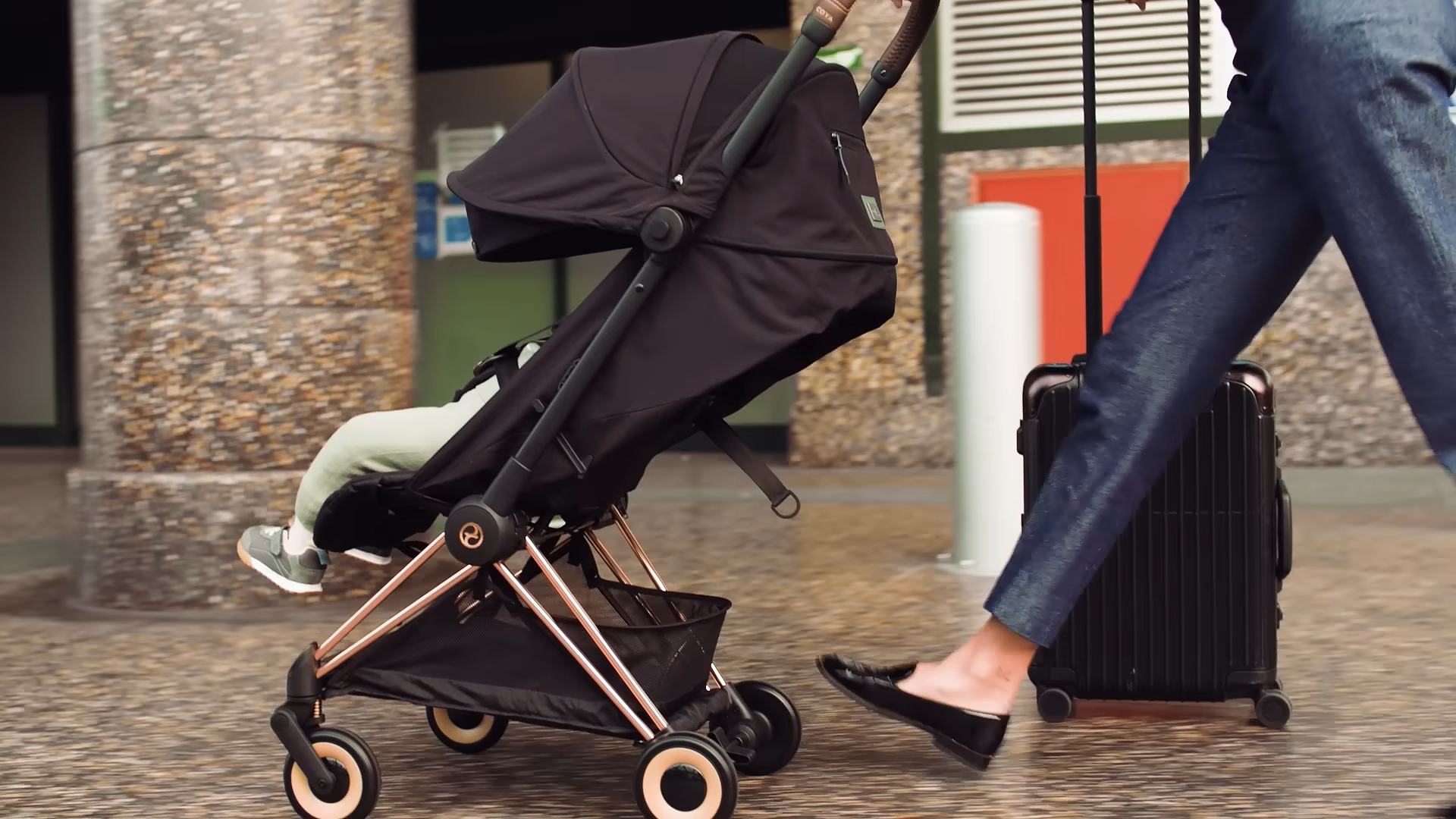 Load video: Cybex Coya promotional video