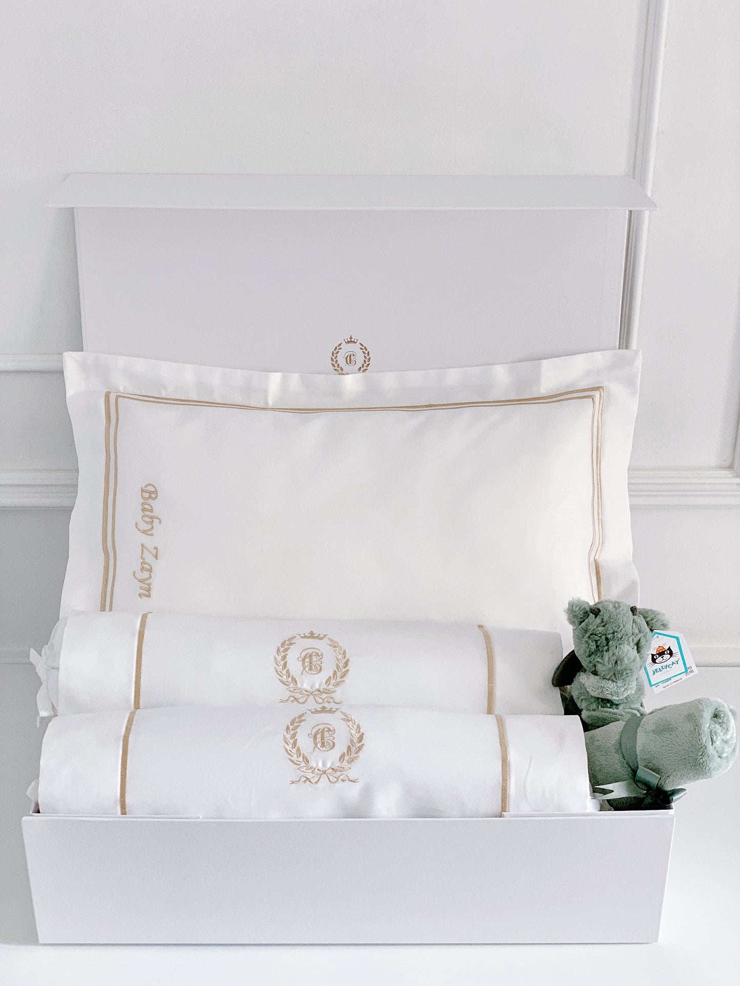 Bonne Nuit Newborn Gift Set - Royal White